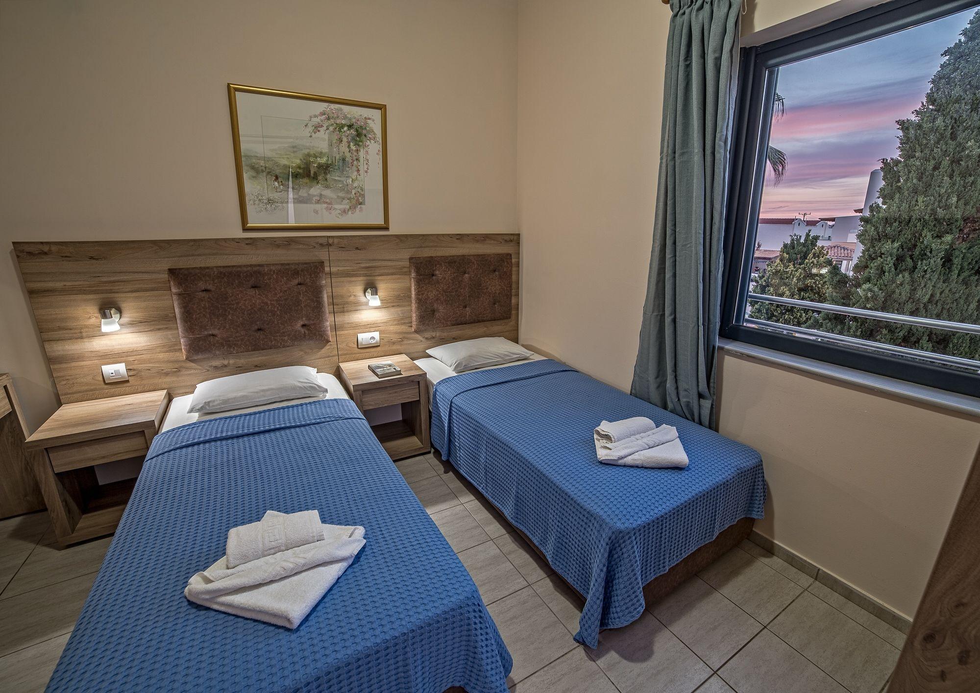 Blue Aegean Hotel & Suites Goúves Eksteriør bilde