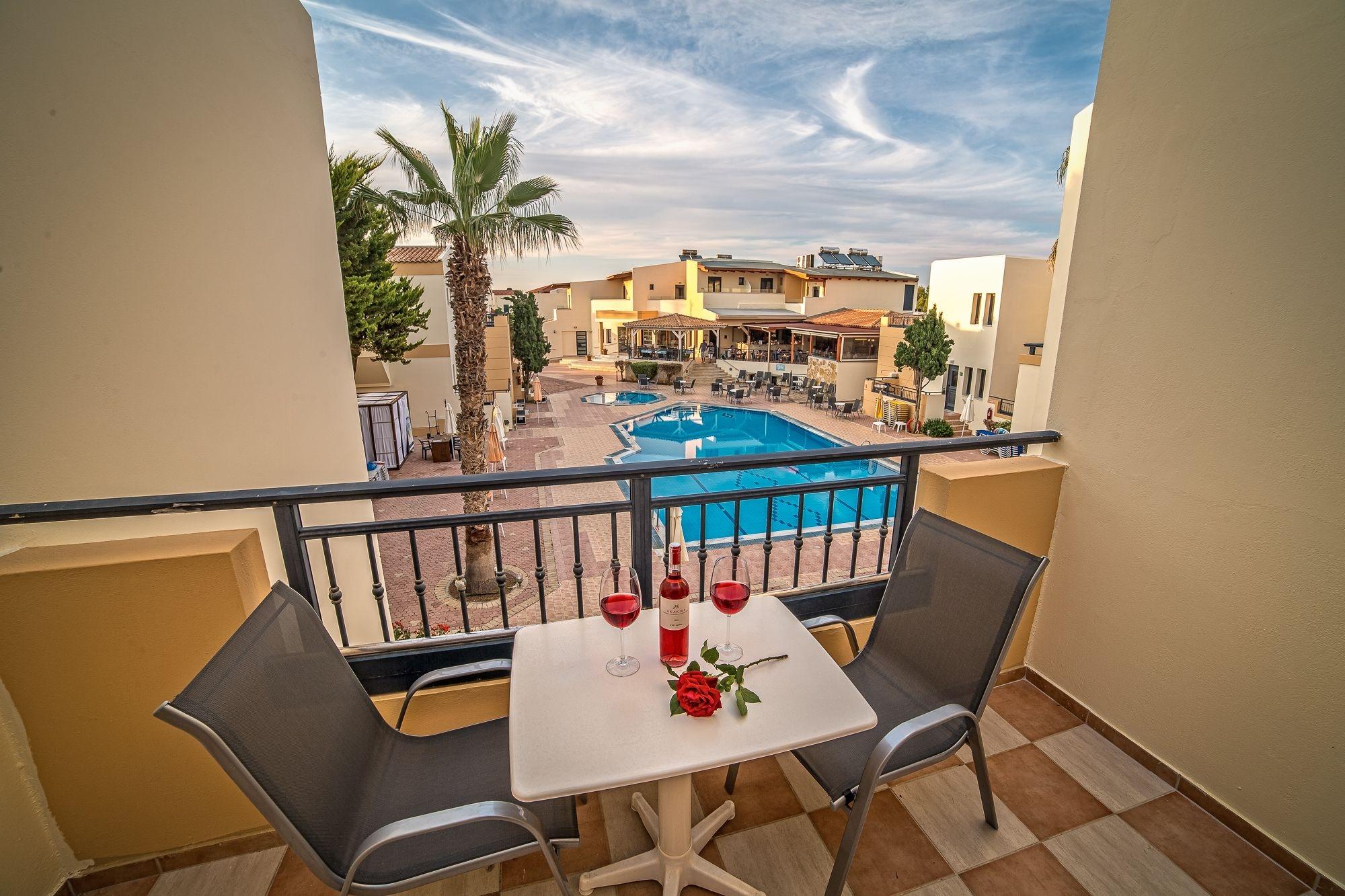 Blue Aegean Hotel & Suites Goúves Eksteriør bilde
