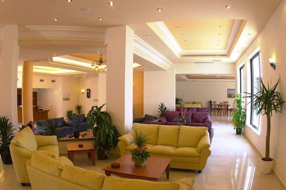 Blue Aegean Hotel & Suites Goúves Eksteriør bilde